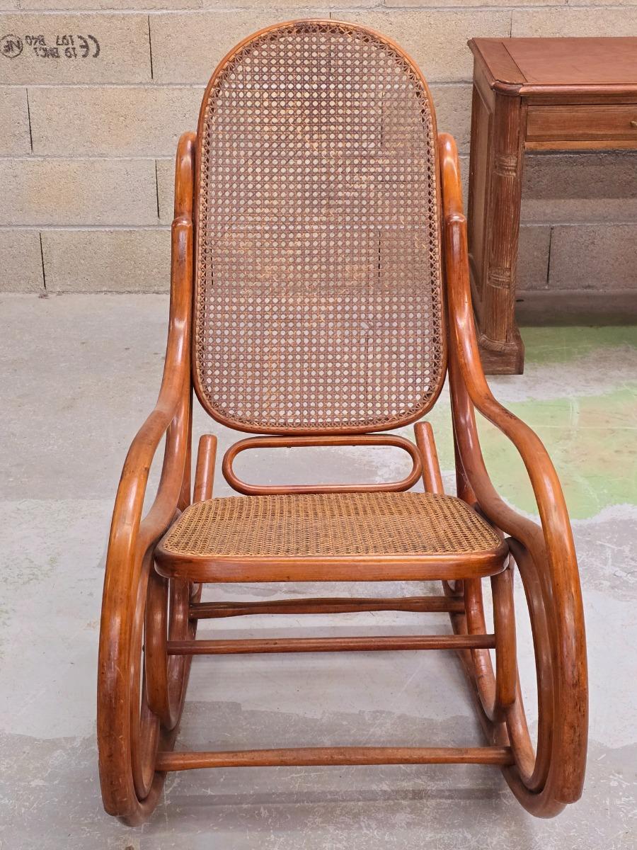 Rocking chair Thonet 